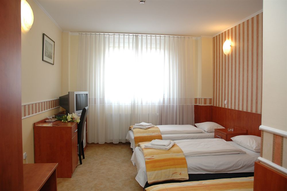 בודפשט Atlantic Hotel מראה חיצוני תמונה