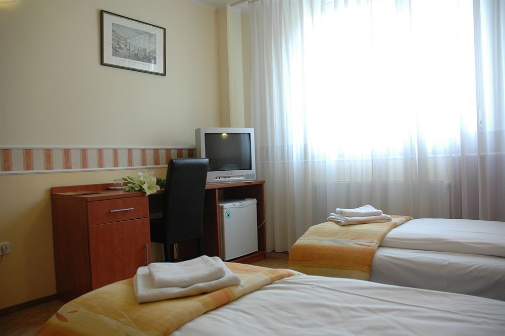 בודפשט Atlantic Hotel מראה חיצוני תמונה
