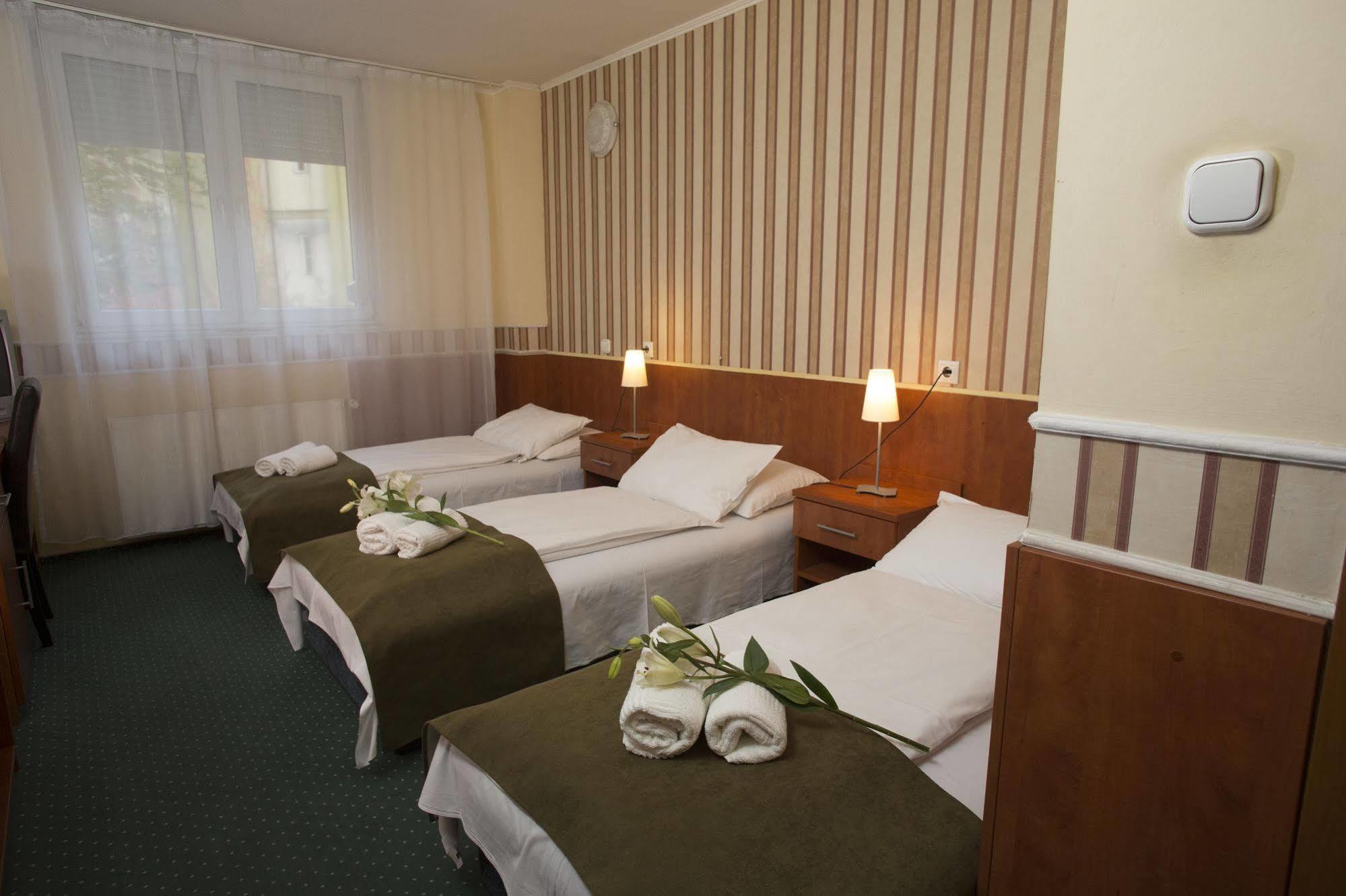 בודפשט Atlantic Hotel מראה חיצוני תמונה
