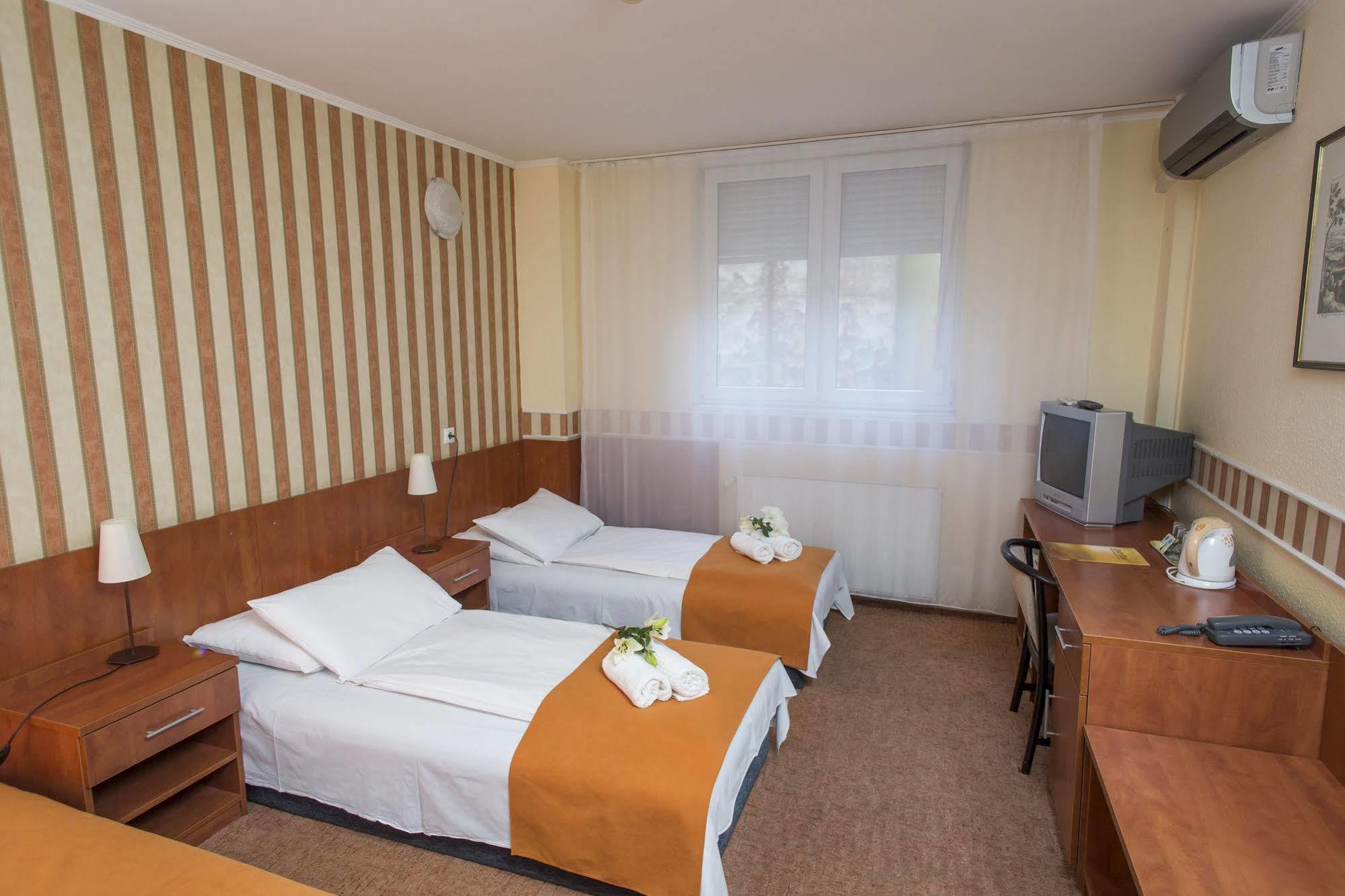 בודפשט Atlantic Hotel מראה חיצוני תמונה