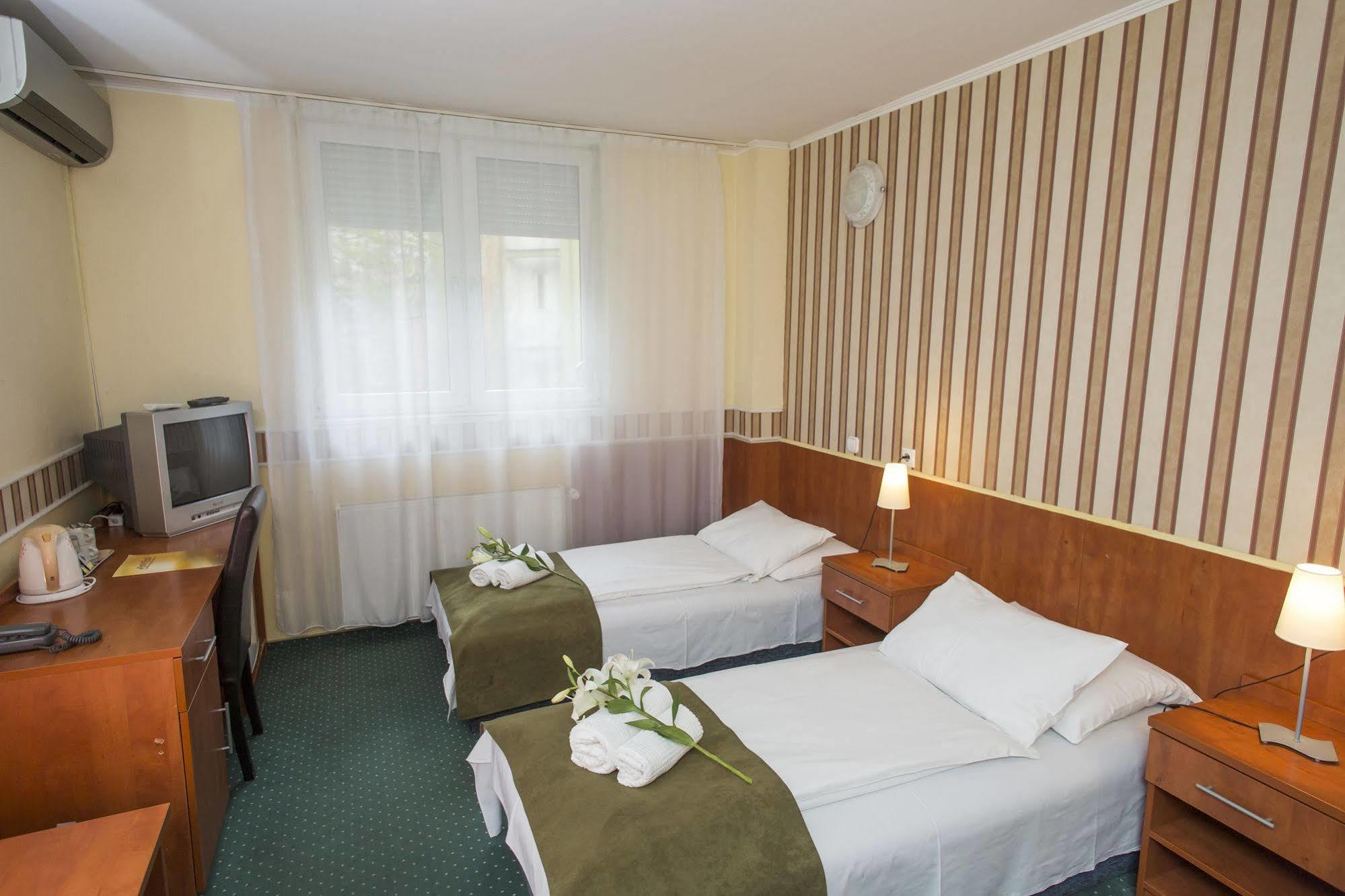 בודפשט Atlantic Hotel מראה חיצוני תמונה