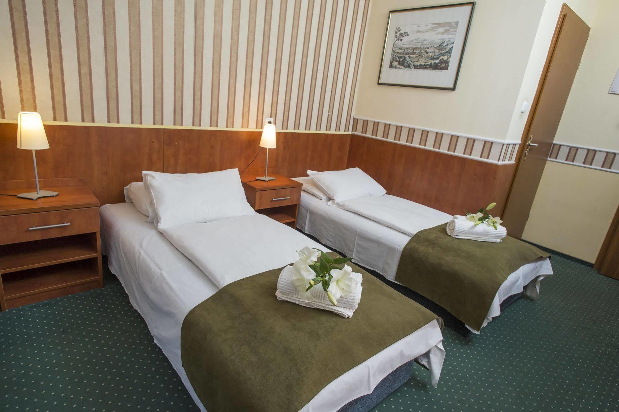 בודפשט Atlantic Hotel מראה חיצוני תמונה