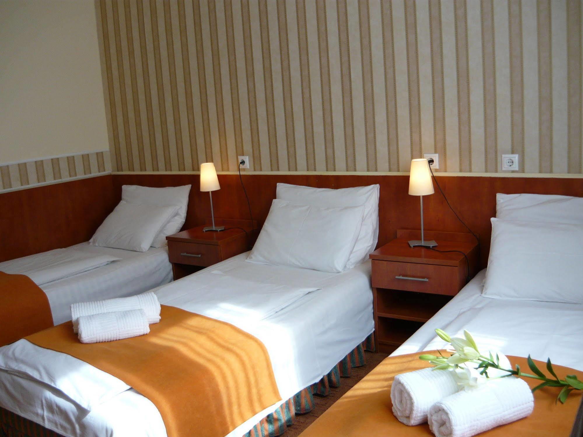 בודפשט Atlantic Hotel מראה חיצוני תמונה