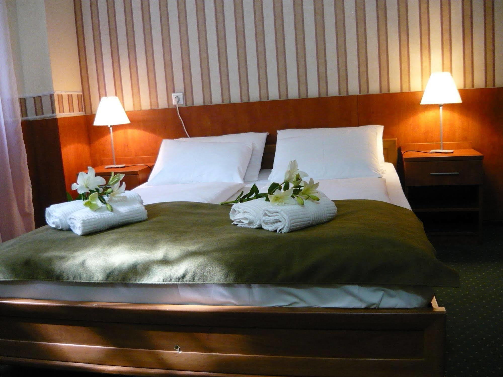 בודפשט Atlantic Hotel מראה חיצוני תמונה