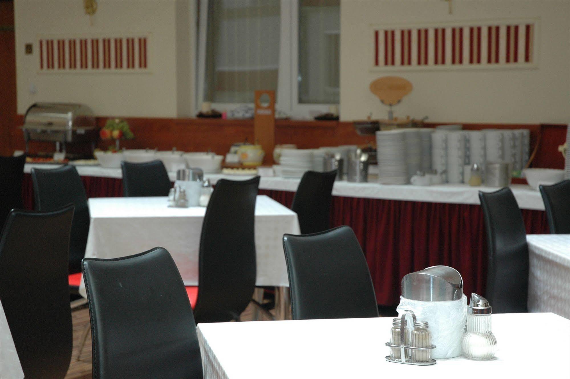 בודפשט Atlantic Hotel מראה חיצוני תמונה