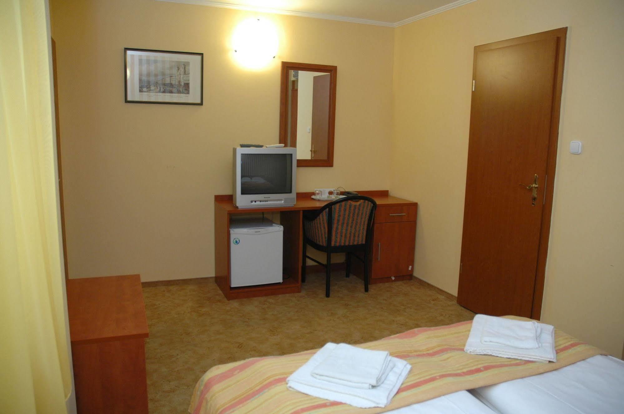 בודפשט Atlantic Hotel מראה חיצוני תמונה